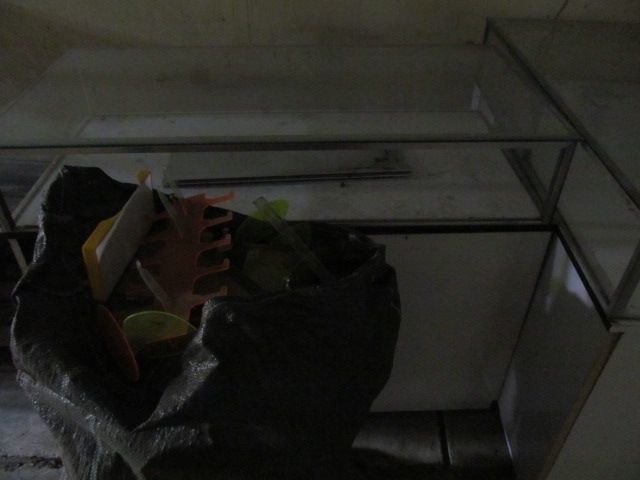 cần bán máy cắt kính. máy mài kính, máy đo kính, và đồng bọn..v..v