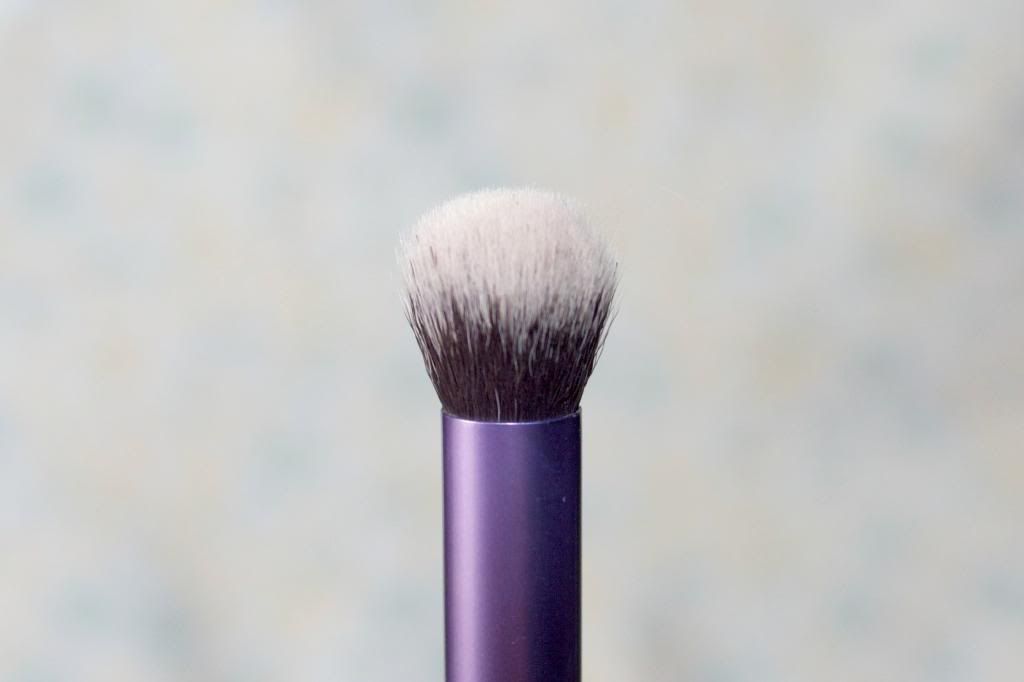Real Techniques Deluxe Crease Brush
