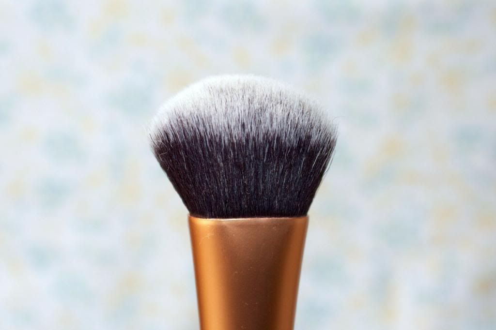 Real Techniques Expert Face Brush